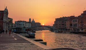 マッチングアプリでの詐欺被害に遭った場合、返金は可能ですか？