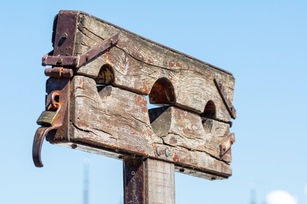 マッチングアプリで知り合いにバレて恥ずかしい時の対処法は？