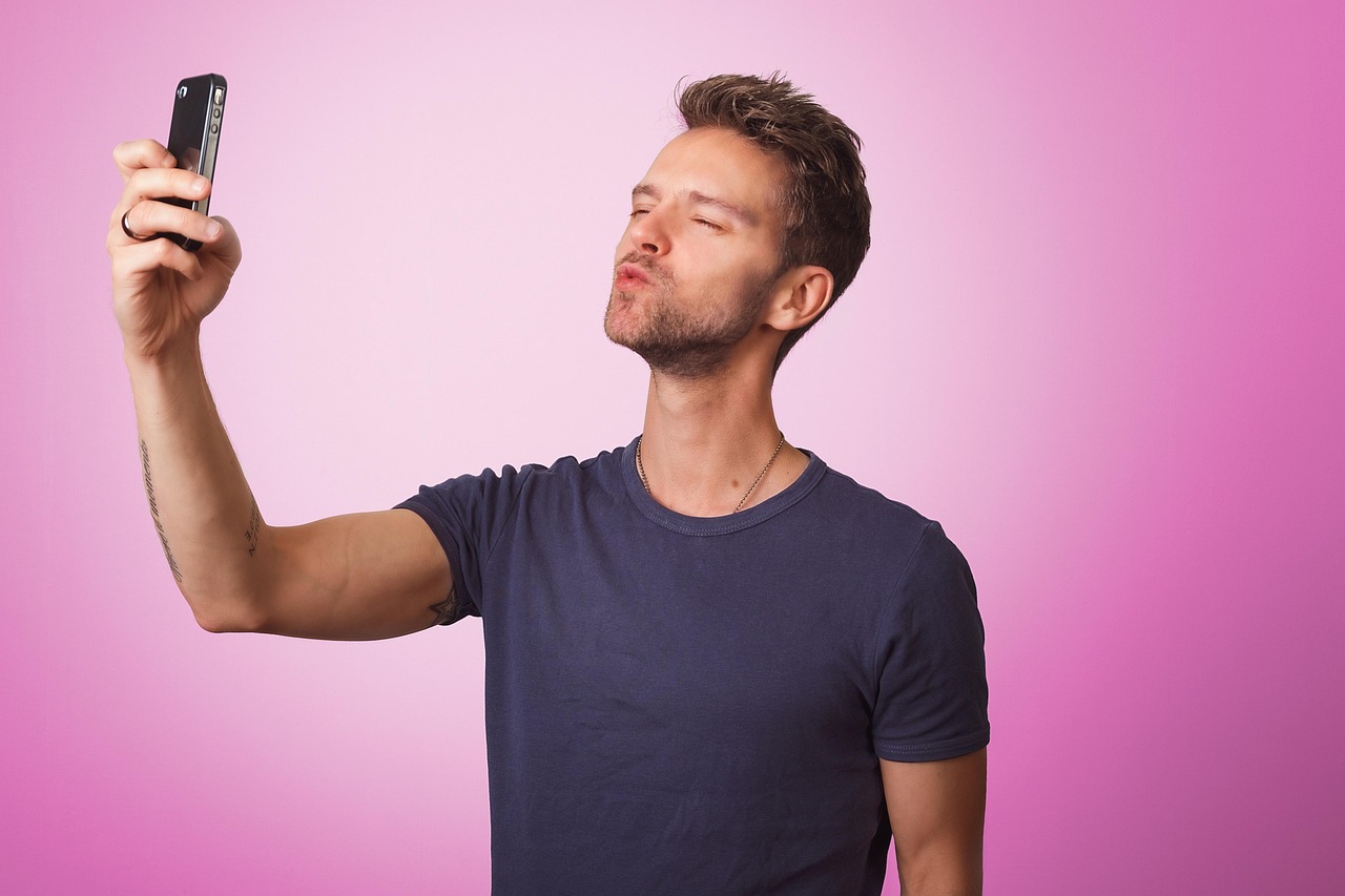 Tinderで要注意人物を見分けるための写真のポイントは？