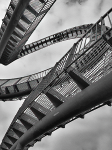 マッチングアプリでの連絡先交換のルールとは？